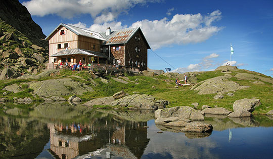Bremer Hütte (2413 m)