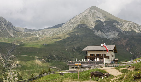 Meraner Hütte (1937 m)