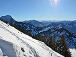 Am Horizont zeigen sich die Hohen Tauern