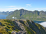 Bergkette um den Svarttinden auf Gimsøy