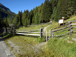 Gegenüber vom Gasthof Zufritthaus startet unsere Tour