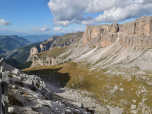 Der Ausblick durchs Chedultal nach Westen Richtung Wolkenstein