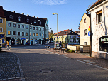 Vor dem Eiskaffee biegen wir scharf rechts in den Veitsmüllerweg ab, ...